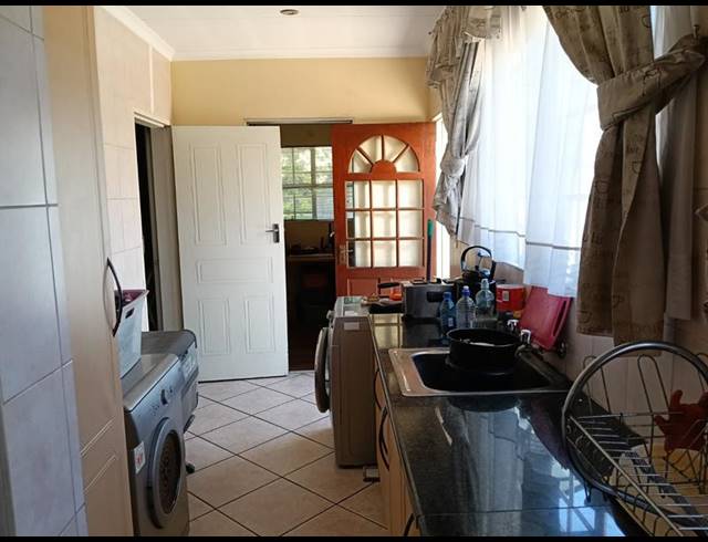2 BEDROOM CLUSTER FOR SALE IN VERWOERDPARK